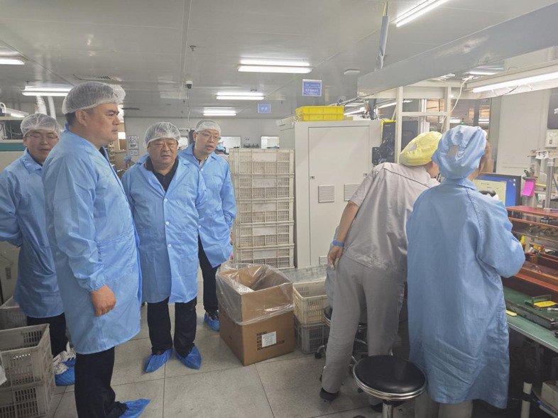 看望实习岗位中的学生