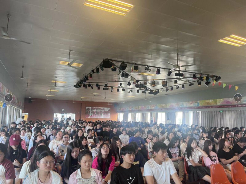 日出水了啊快点使劲动态图