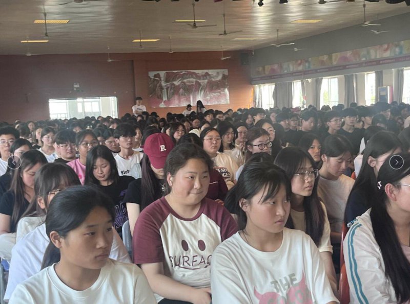 日出水了啊快点使劲动态图