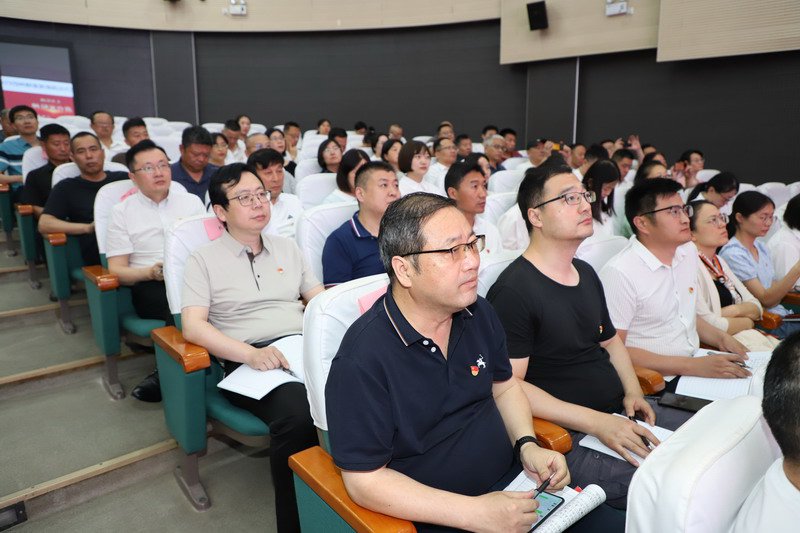 日出水了啊快点使劲动态图