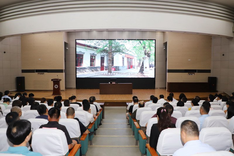 日出水了啊快点使劲动态图