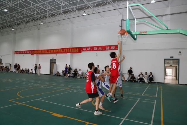 日出水了啊快点使劲动态图