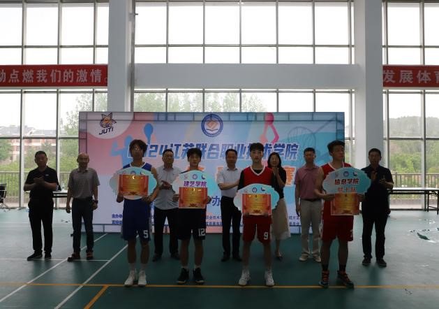 日出水了啊快点使劲动态图