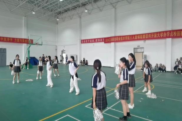 日出水了啊快点使劲动态图