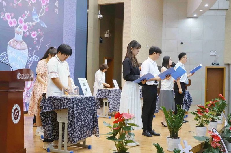 日出水了啊快点使劲动态图