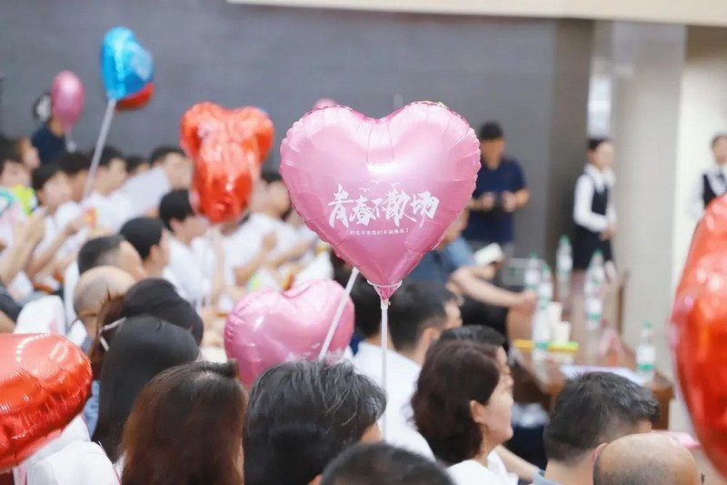 日出水了啊快点使劲动态图