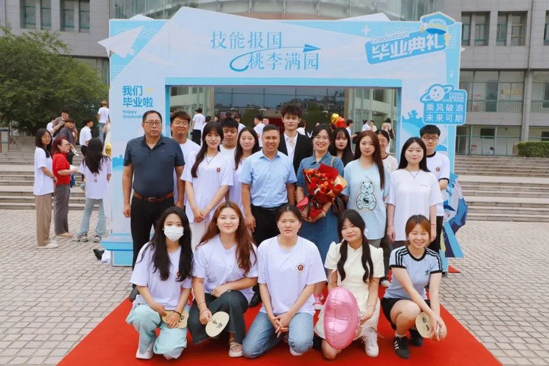 日出水了啊快点使劲动态图