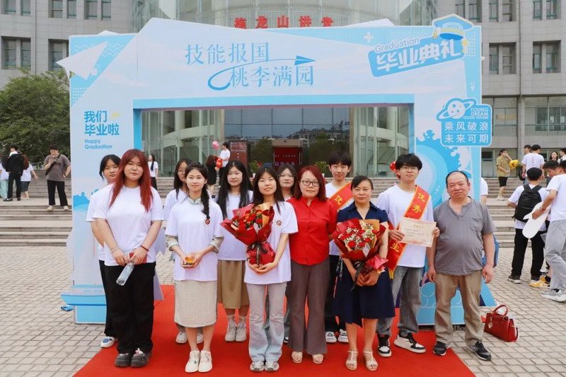 日出水了啊快点使劲动态图