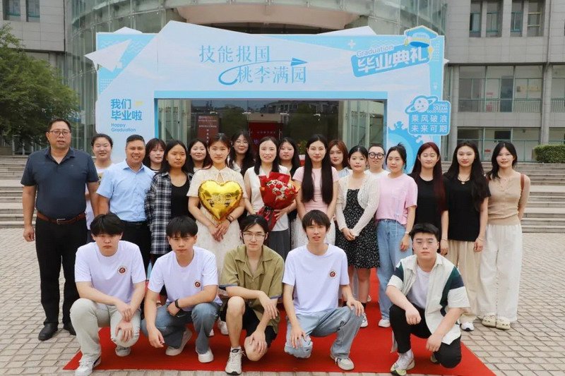 日出水了啊快点使劲动态图