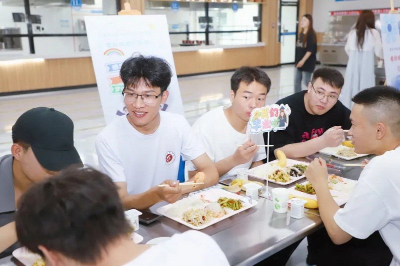 日出水了啊快点使劲动态图