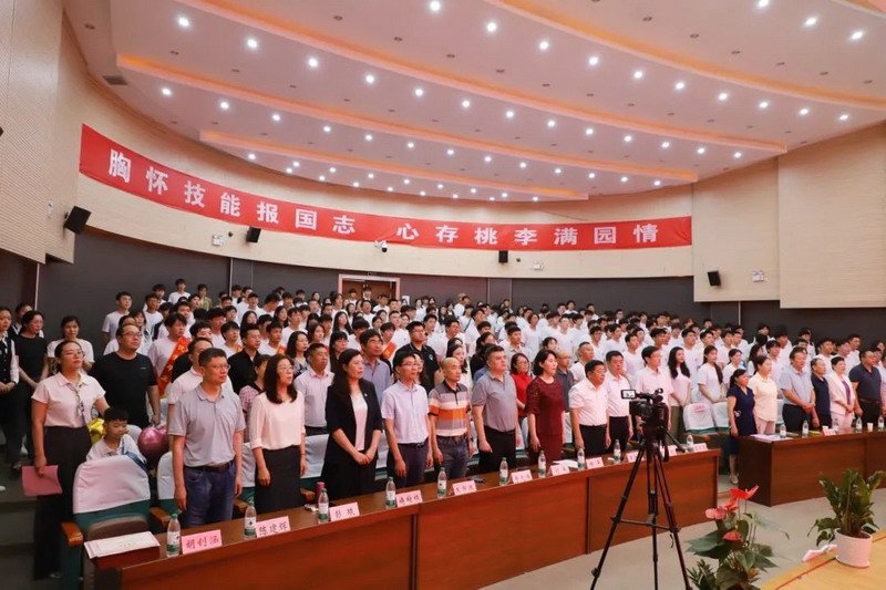 日出水了啊快点使劲动态图