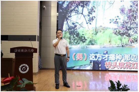 日出水了啊快点使劲动态图