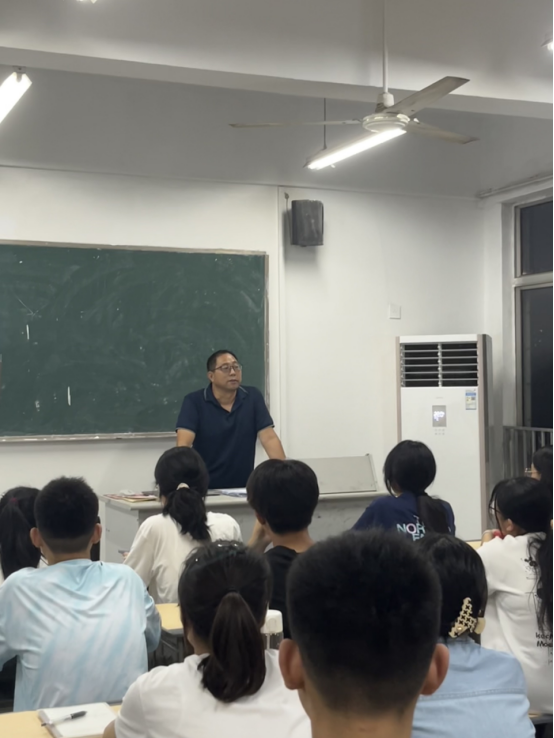 日出水了啊快点使劲动态图