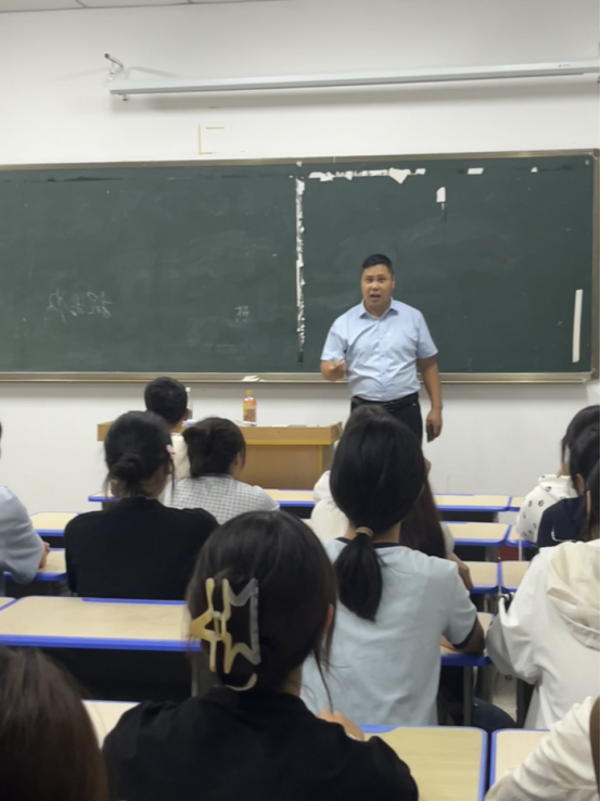 日出水了啊快点使劲动态图