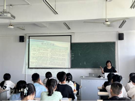 日出水了啊快点使劲动态图