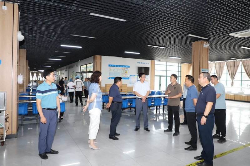 日出水了啊快点使劲动态图