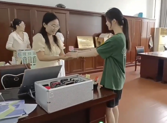 日出水了啊快点使劲动态图