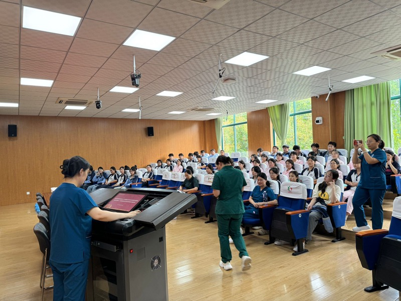 日出水了啊快点使劲动态图