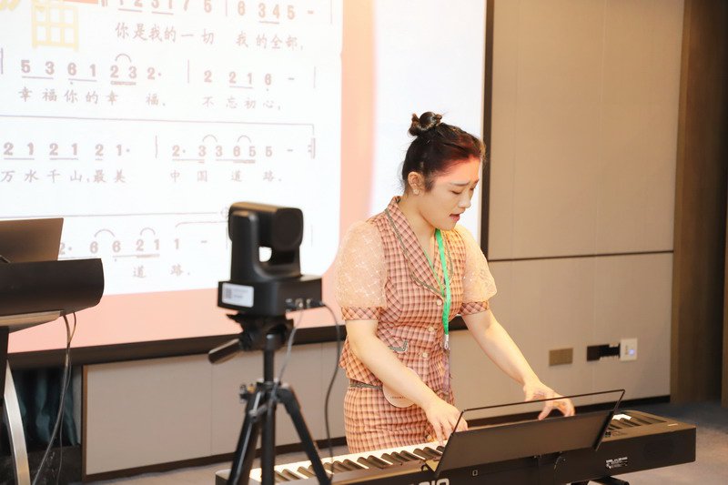 日出水了啊快点使劲动态图