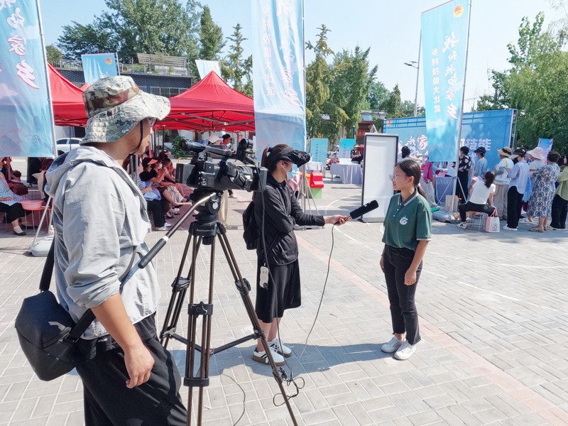 日出水了啊快点使劲动态图