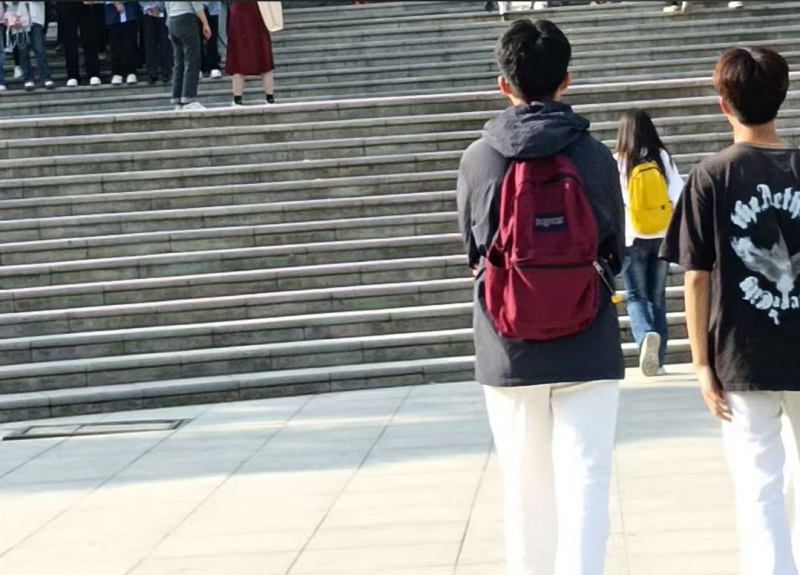 日出水了啊快点使劲动态图