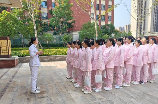 日出水了啊快点使劲动态图