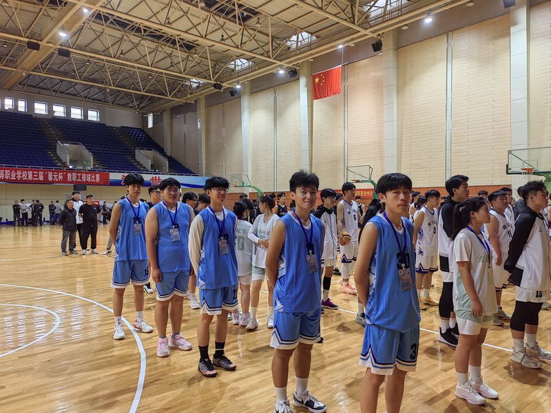 日出水了啊快点使劲动态图