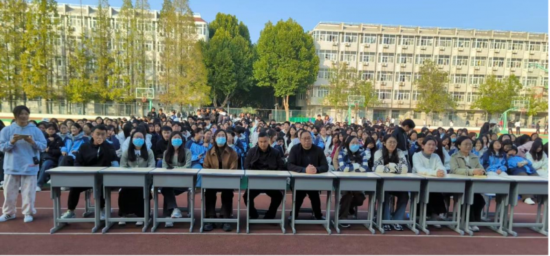 日出水了啊快点使劲动态图