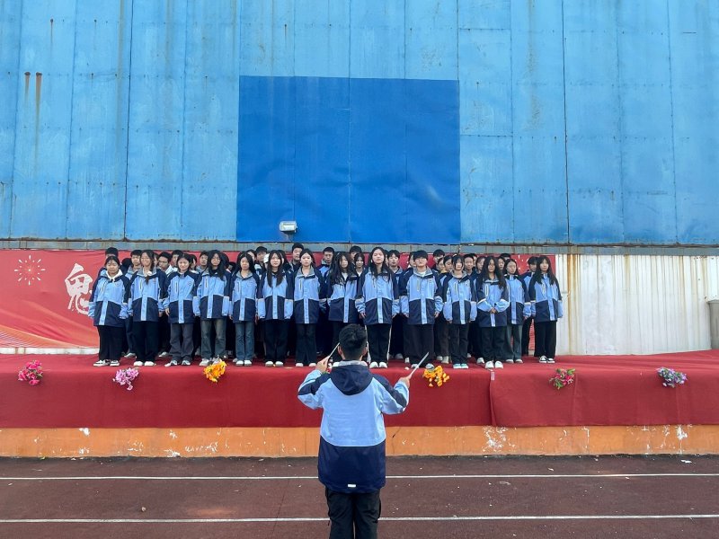 日出水了啊快点使劲动态图