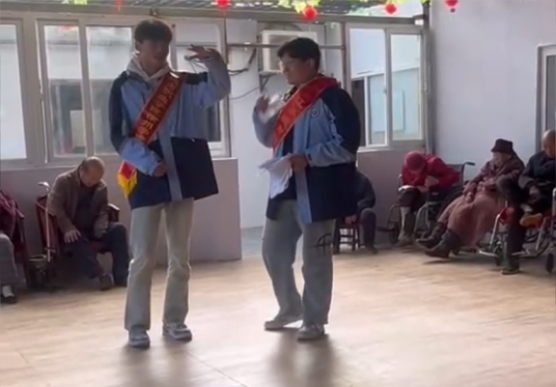 日出水了啊快点使劲动态图