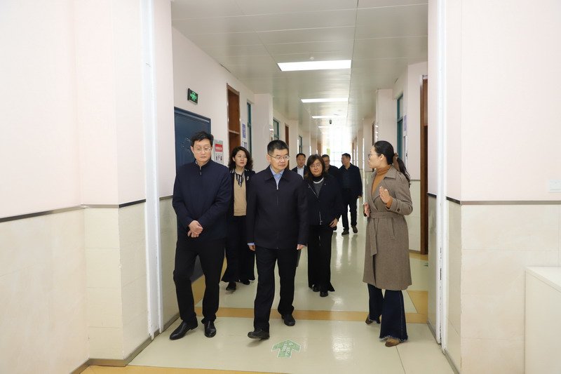 日出水了啊快点使劲动态图