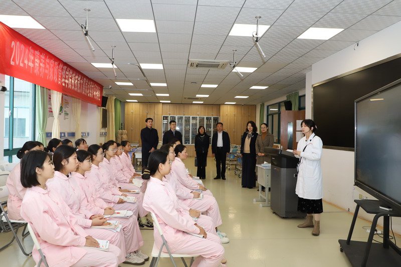 日出水了啊快点使劲动态图