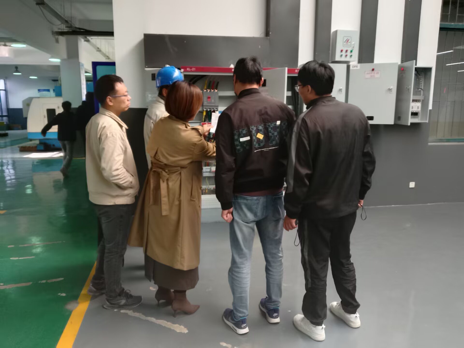 日出水了啊快点使劲动态图