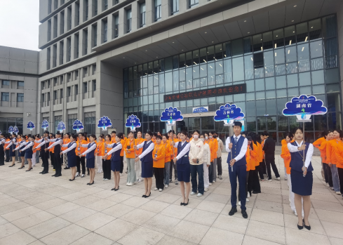 日出水了啊快点使劲动态图