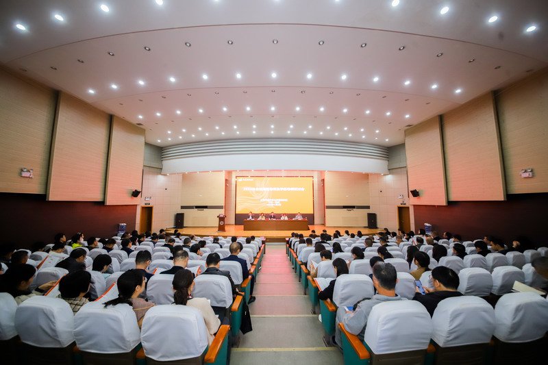 日出水了啊快点使劲动态图