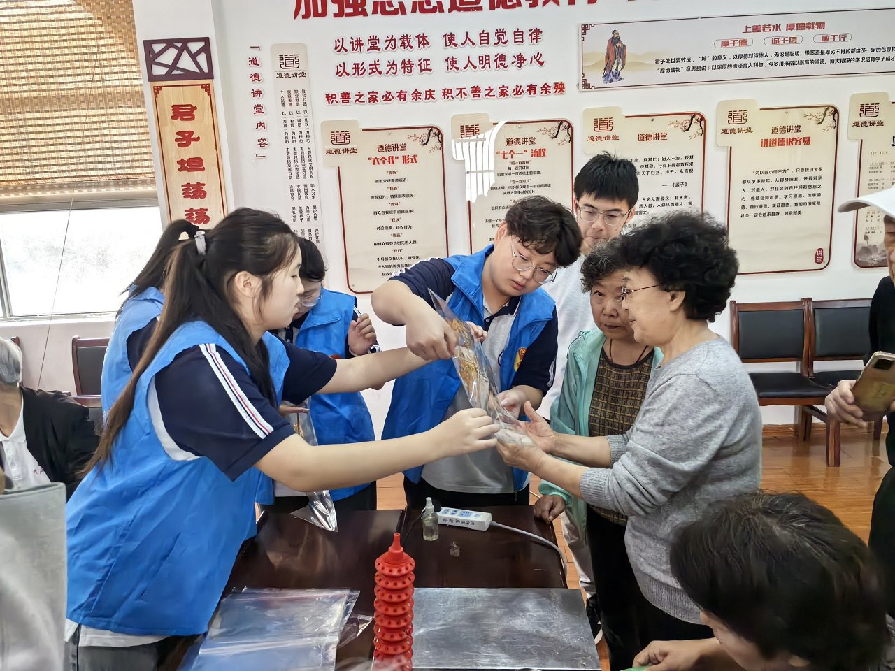 日出水了啊快点使劲动态图