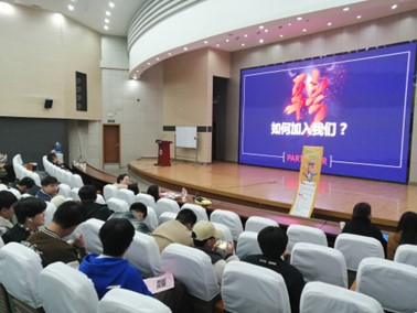 日出水了啊快点使劲动态图