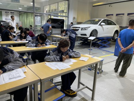 日出水了啊快点使劲动态图