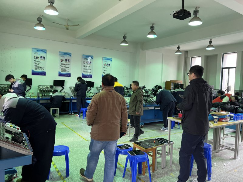 日出水了啊快点使劲动态图