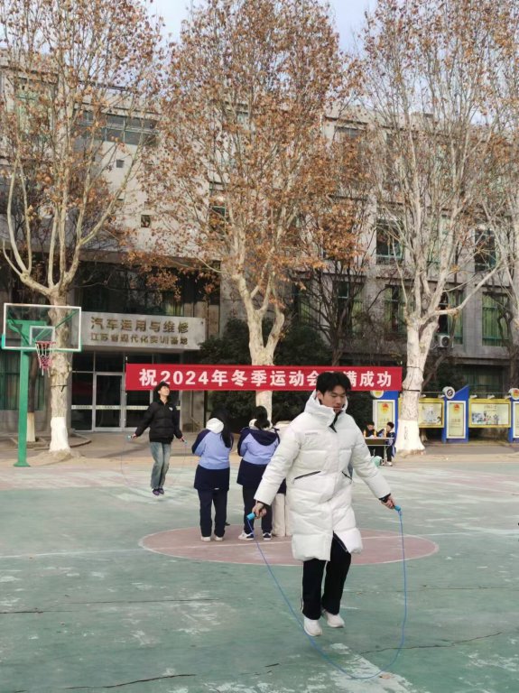 日出水了啊快点使劲动态图