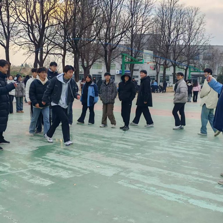 日出水了啊快点使劲动态图