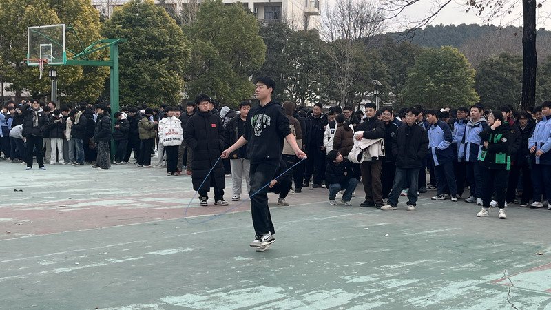 日出水了啊快点使劲动态图