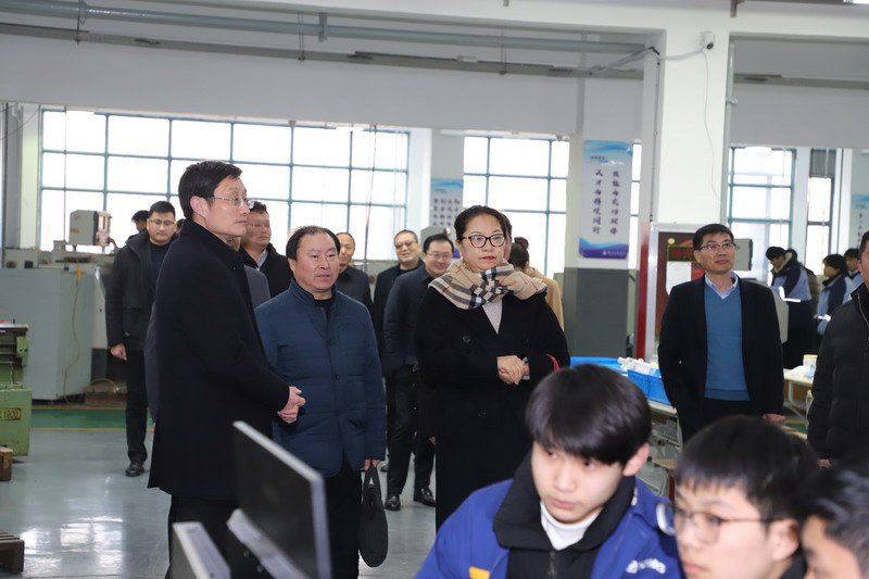 日出水了啊快点使劲动态图