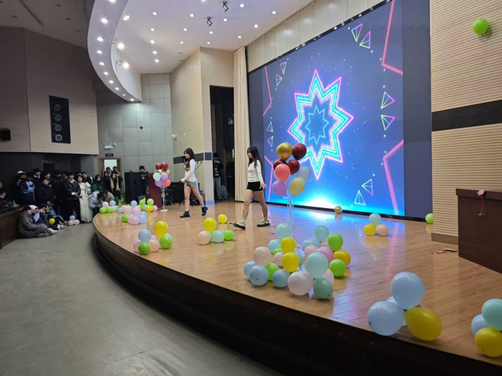 日出水了啊快点使劲动态图