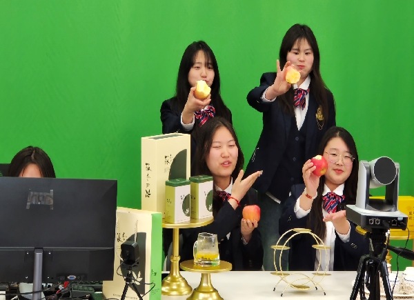 日出水了啊快点使劲动态图