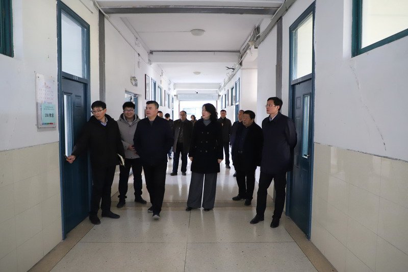 日出水了啊快点使劲动态图