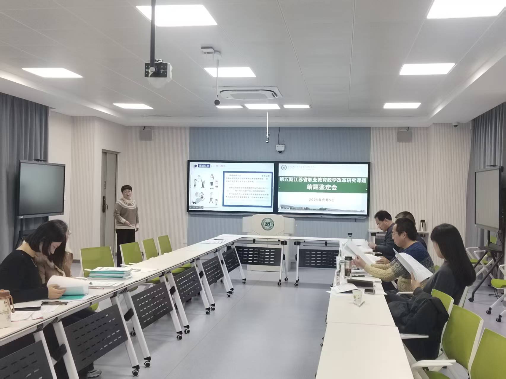 日出水了啊快点使劲动态图