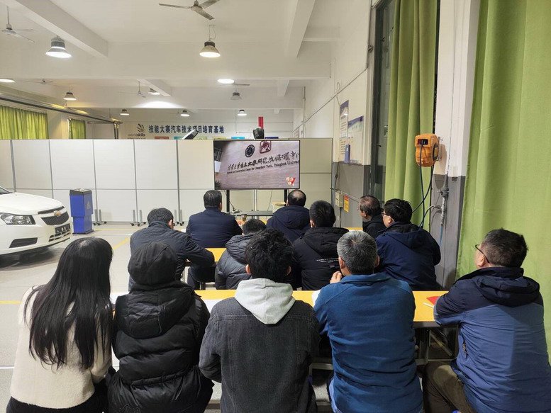 集中观看《榜样》专题视频