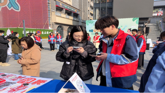 日出水了啊快点使劲动态图