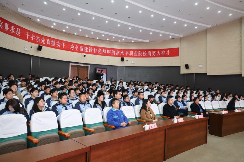 日出水了啊快点使劲动态图